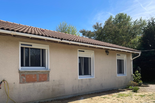  - <p>Volets roulants solaires avec moustiquaires intégrées - 33450 St Sulpice et Cameyrac</p>